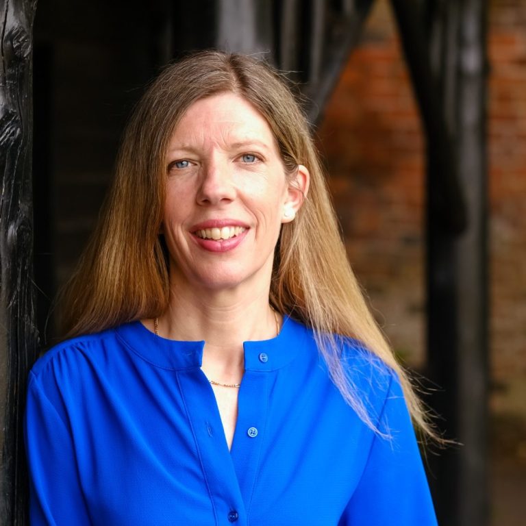 Headshot of Vicky Summerhayes.